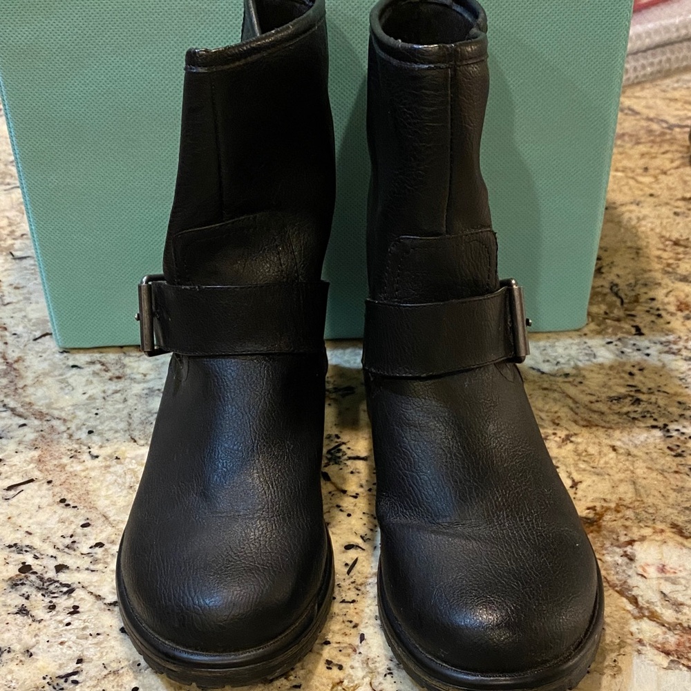 Black Leather Women’s Boots